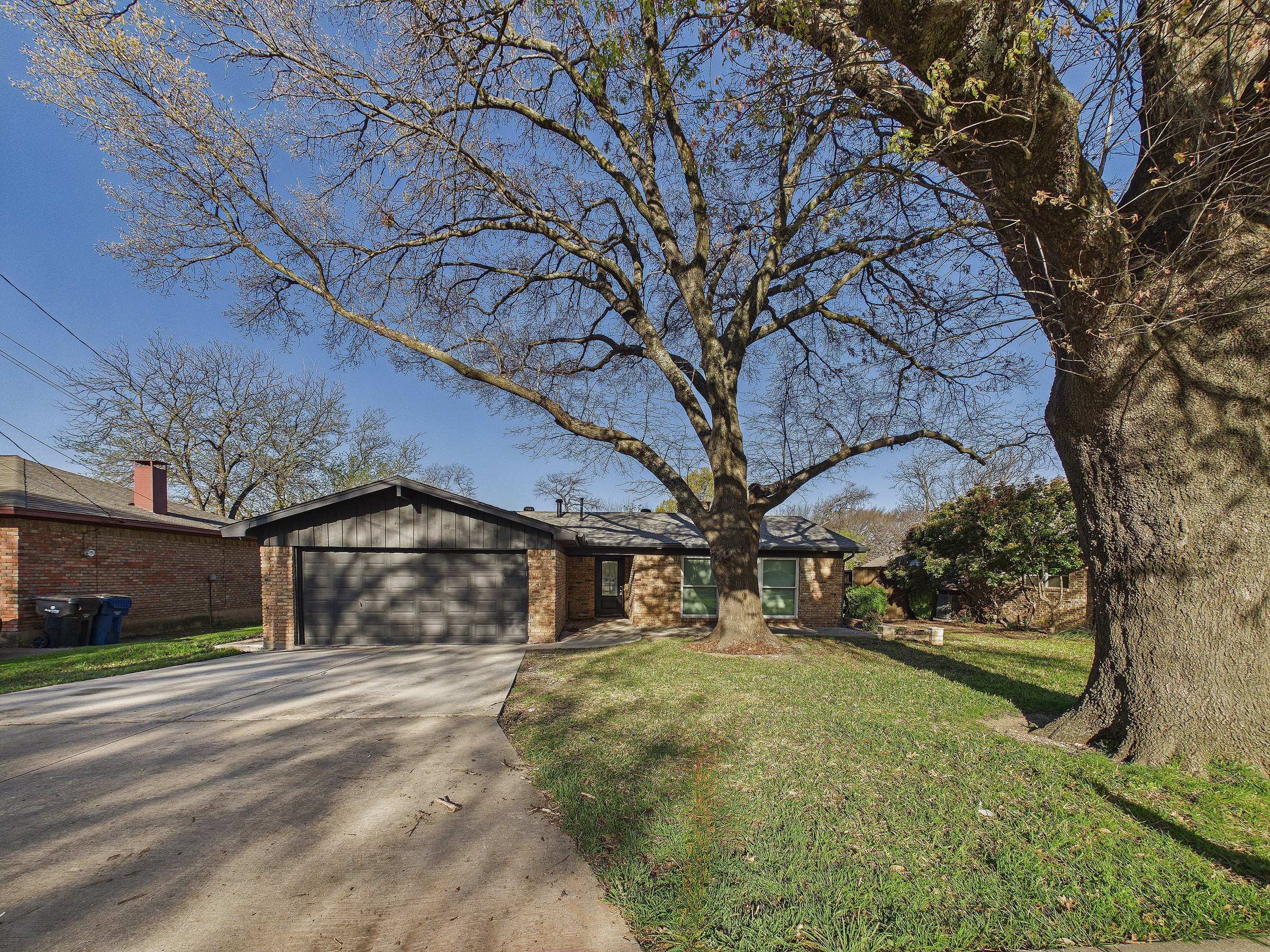9501 North County Road, Frisco